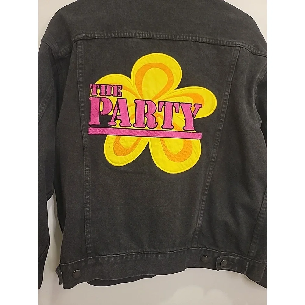 Black‎ Denim Trucker Jean Jacket M Upcycled Distressed Vtg Hippie Flower Rainbow